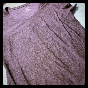 Grey reebok super flattering grey shirt!